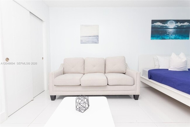 Photo - 5445 Collins Ave Unit 908