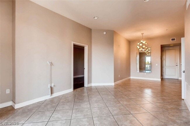 Photo - 67 E Agate Ave Unidad 205