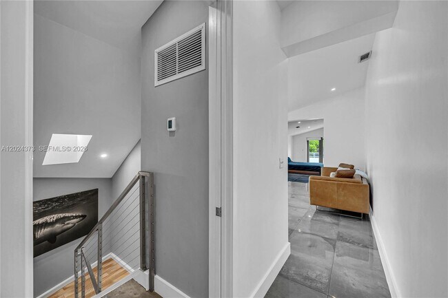 Photo - 1511 NE 4th Pl