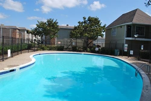Piscina - Bennington Square