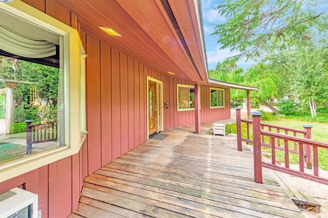 Photo - 35849 Linda Dr