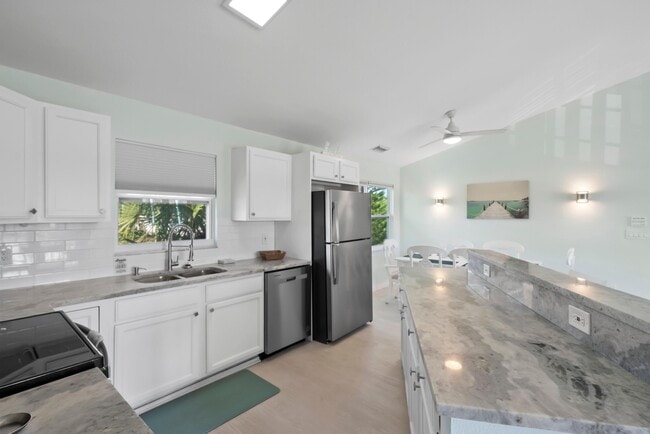 Photo - 670 Hernando St Unit A