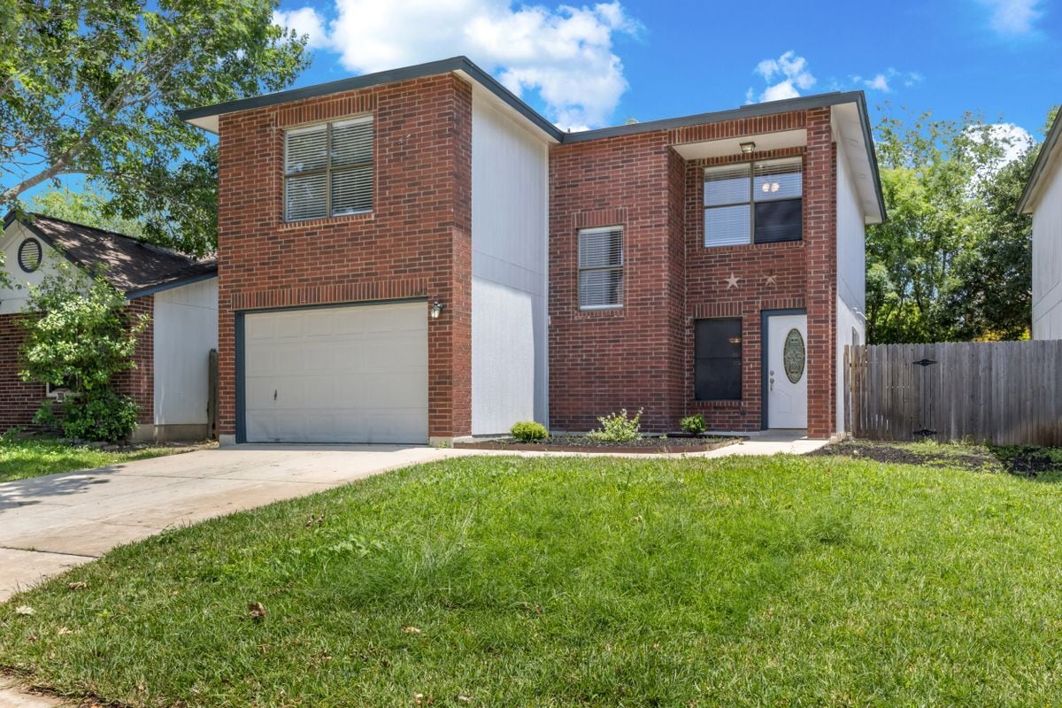Photo - 7622 Alverstone Way House