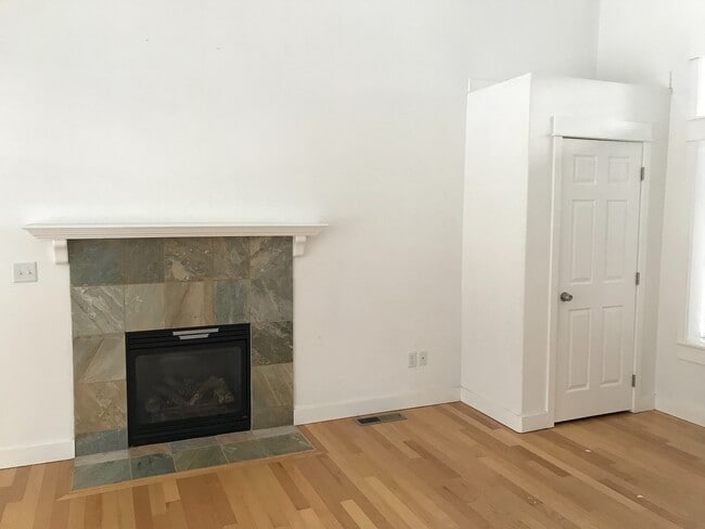 Photo - 3 Bedroom 2.5 Bathroom