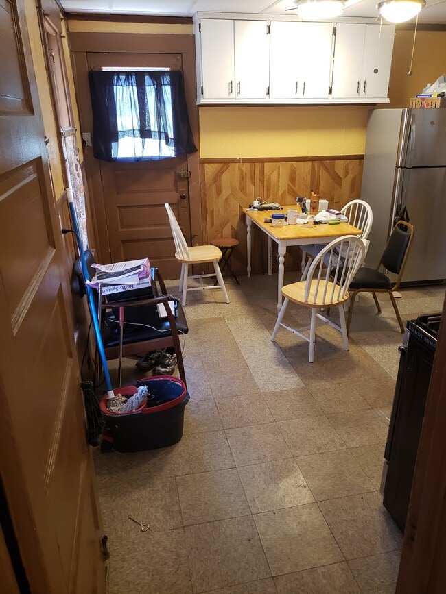 Photo - 1366 E 45th St