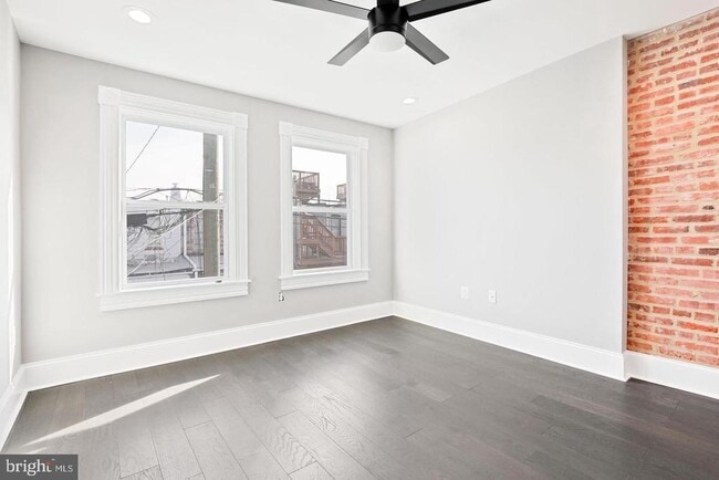 Photo - 263 S Robinson St