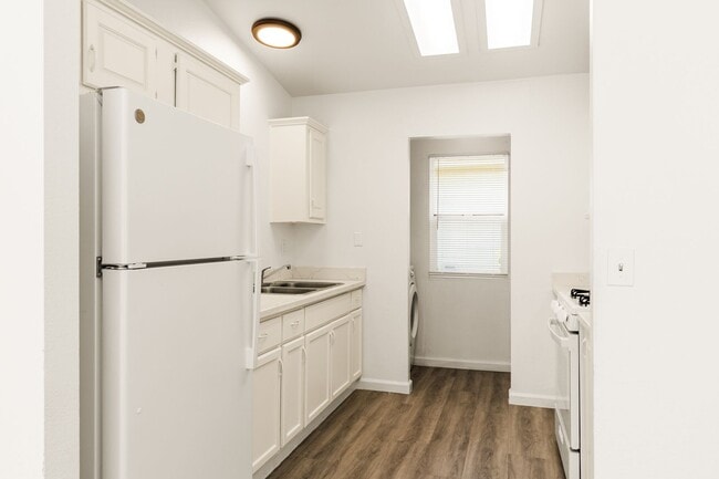 Photo - Utilities Paid: 3 Bed Laurel District Apar... Unidad 2239