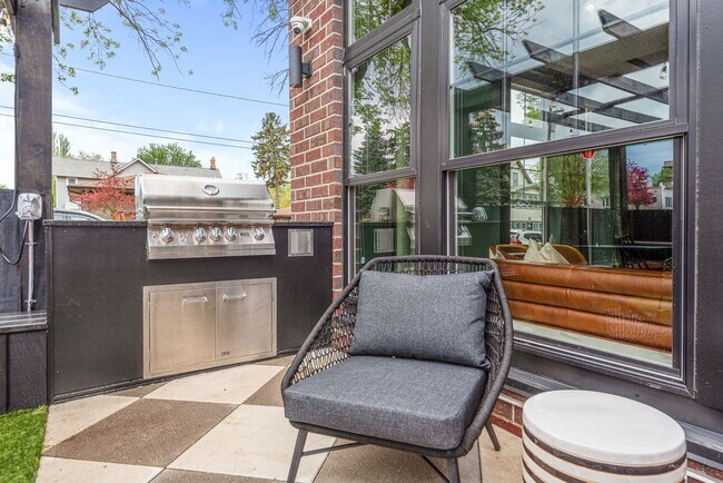 Photo - 1000 Main Street Apartments