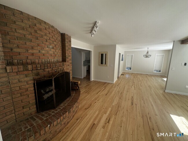 Photo - 19 Brookhill Ln