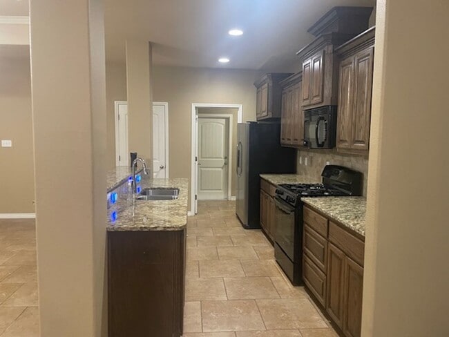 Photo - 1106 Pine Hollow Ln