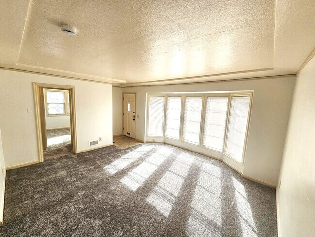 Photo - Fremont Duplex Unidad 8035