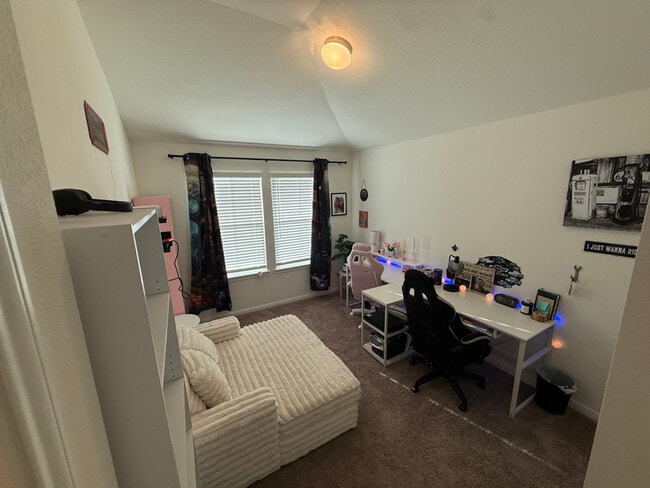 Photo - 9802 Tarabon Cv