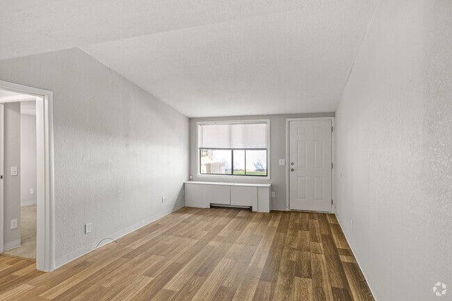 1BR, 1BA - 576SF - Renovated - Living Room