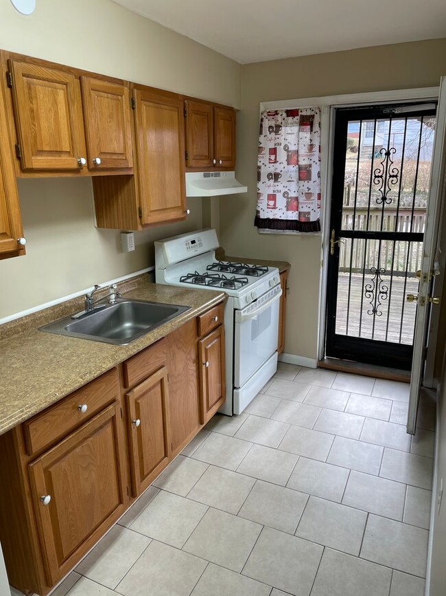 Photo - 1126 Wedgewood Rd