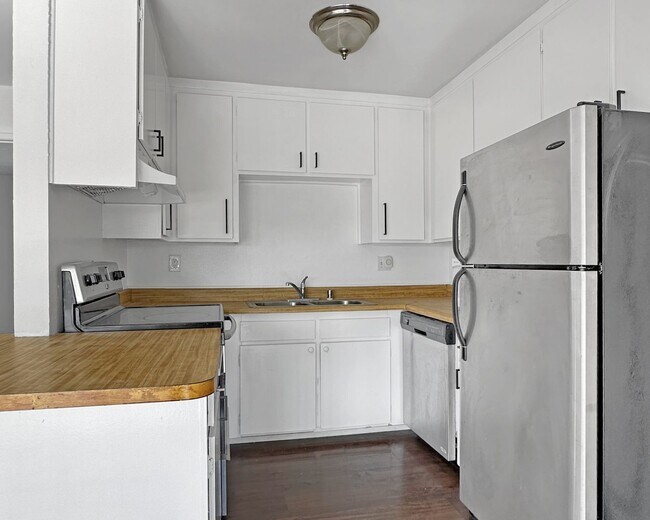 Photo - One Bedroom in Pacific Beach!! Unit O