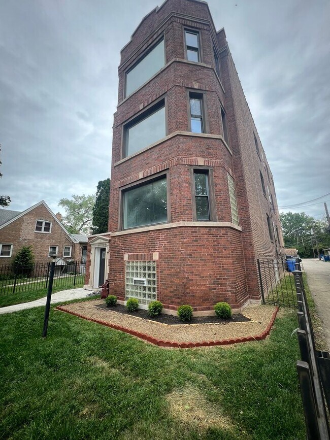 Photo - 8445 S Ingleside Ave
