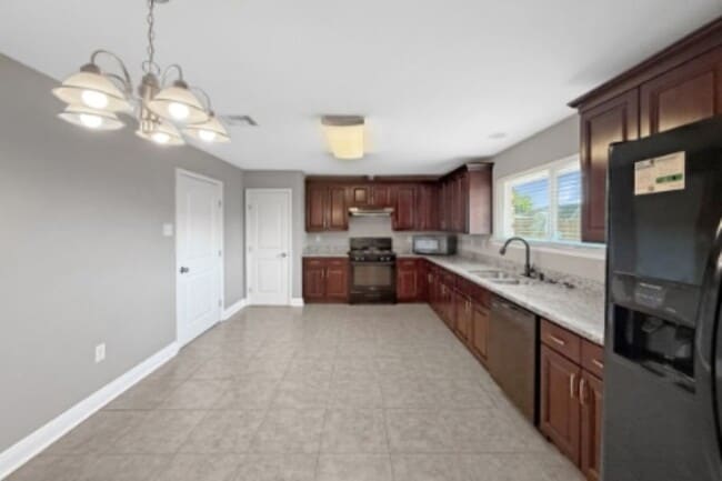 Photo - 7230 Yorktown Dr