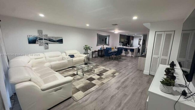 Photo - 3742 Estepona Ave