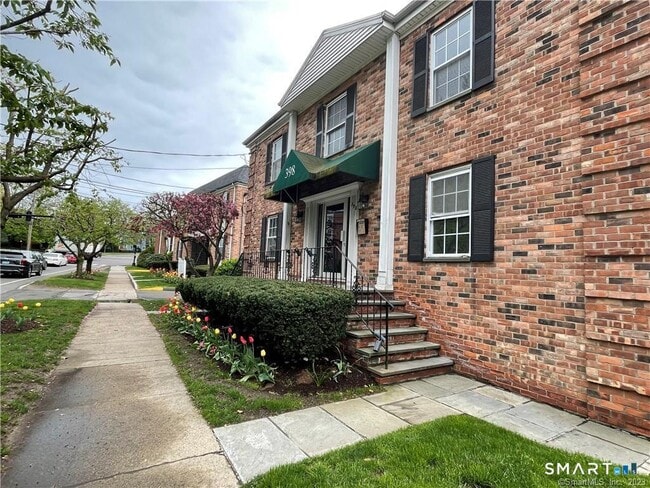 Photo - 398 Courtland Ave