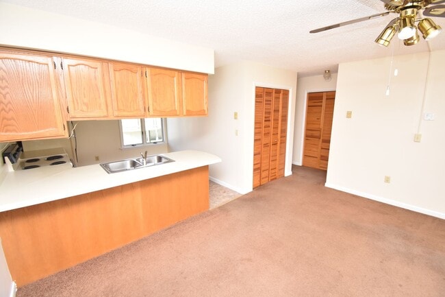 Photo - Jersey Shore - Two Bedroom with In-Unit Laundry! Unit Apt 4