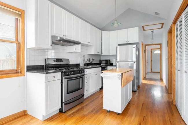 Photo - 1359 W Hubbard St Unit 3