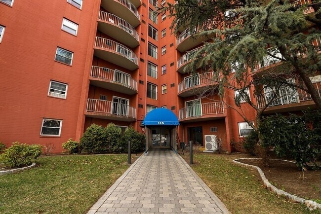 Building Photo - 115 W Squantum St Unit 103 Rental