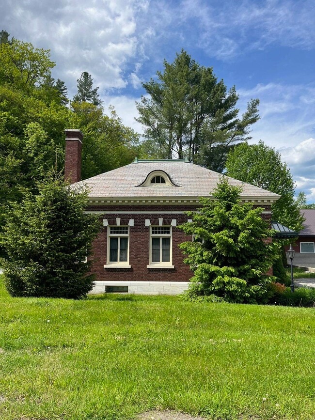 Photo - 1 Parker Ave