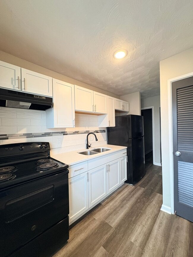 Building Photo - Experience Luxury Living at Bellagio Living I: Modern Apartments in Lawrence, Indiana Unit 9025-201