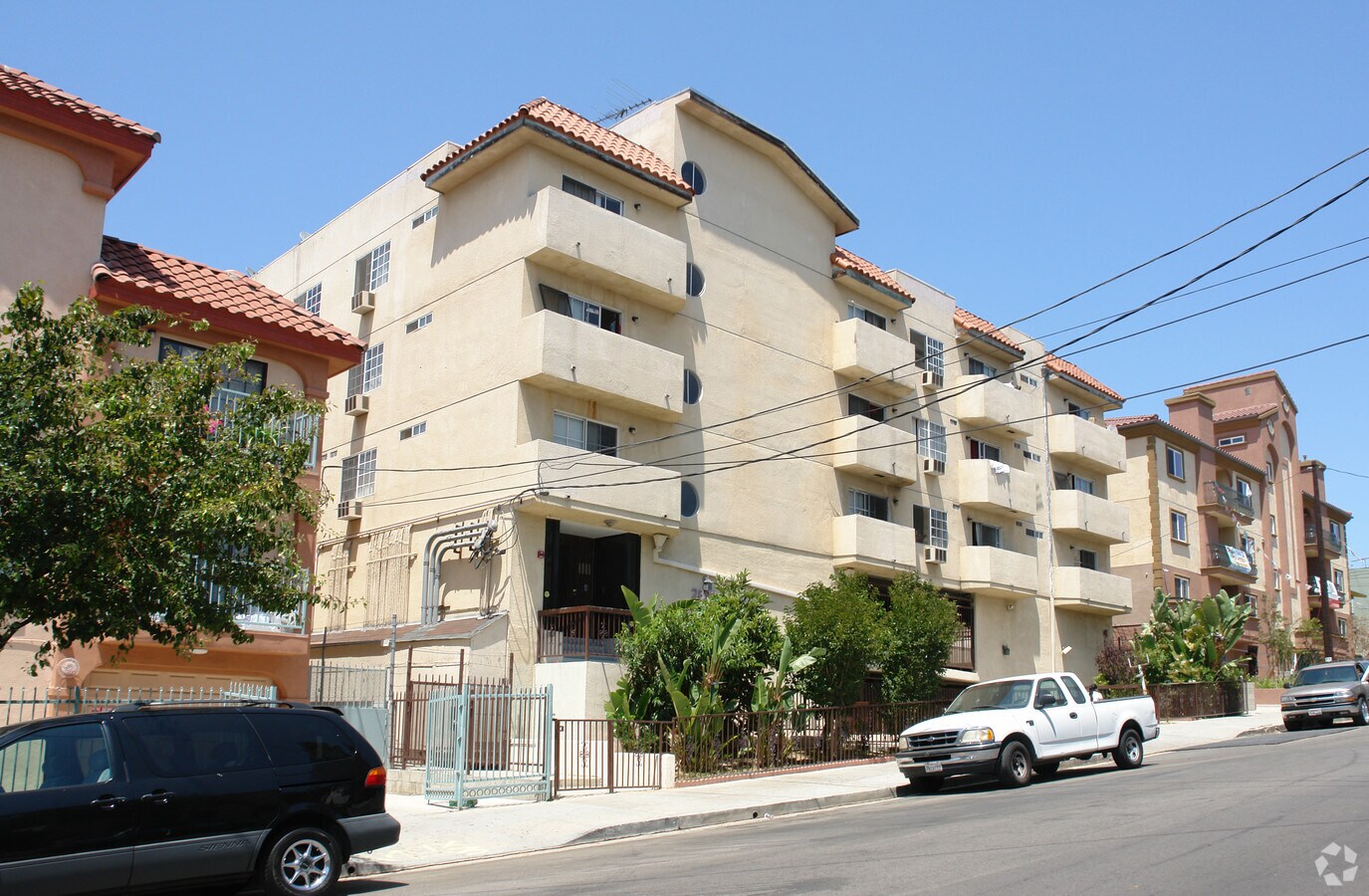 2833 Francis Ave - 2833 Francis Ave