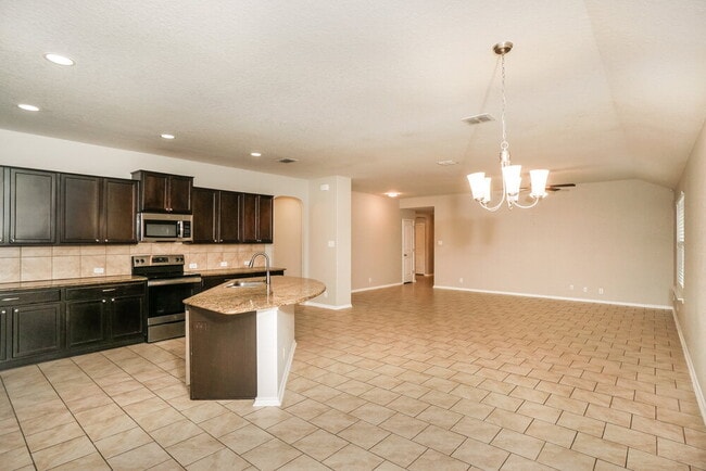 Photo - 8850 Belgian Falls