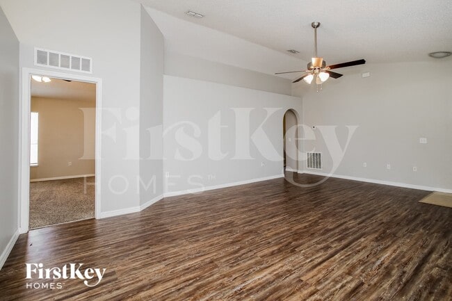 2118 Whispering Trails Blvd
