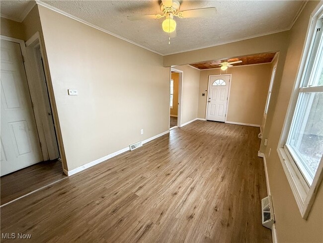 Photo - 1578 Salem Ave