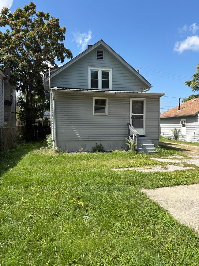 758 Gill Ave