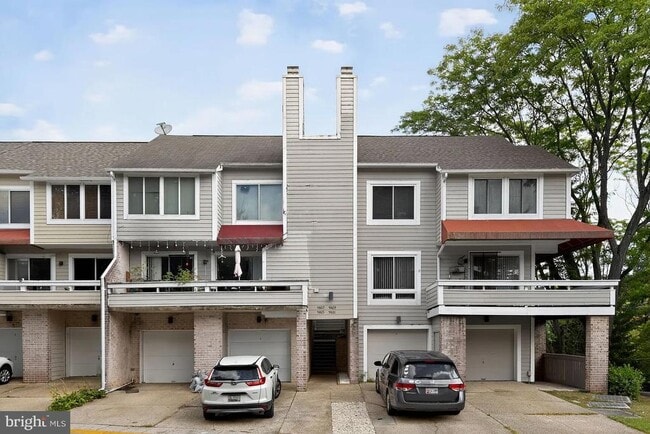Building Photo - 9805 Lake Shore Dr Rental