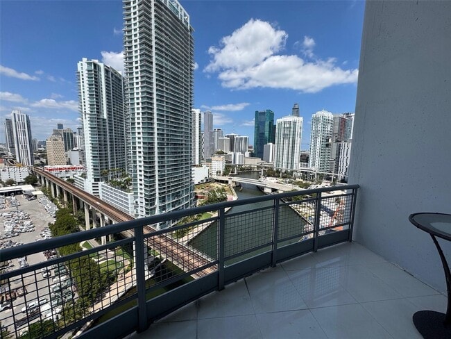 Photo - 690 SW 1st Ct Unidad 2301