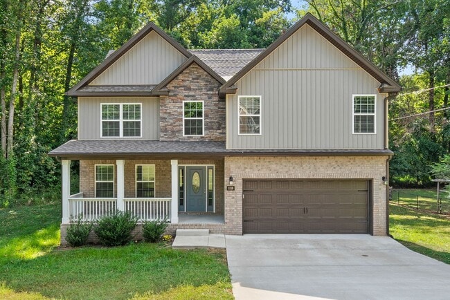 Building Photo - Pet Friendly Four Bedroom! Rental