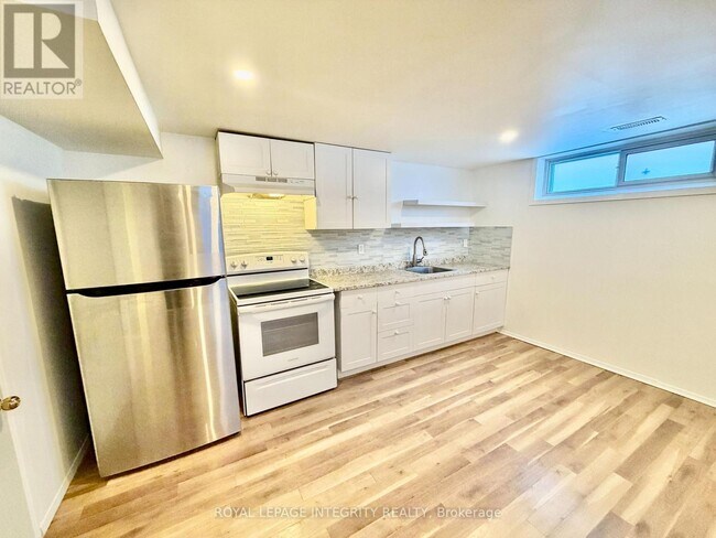 Photo - 2175 Martha Ave