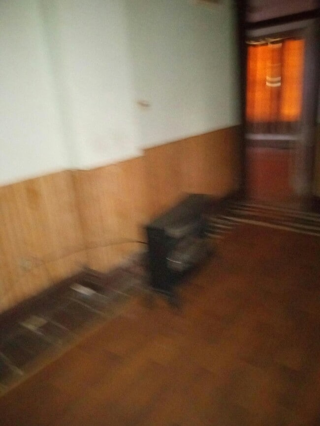 Photo - 205 5th St E