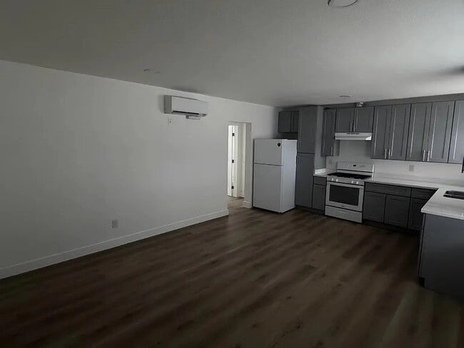 129-151 Guinida Ave