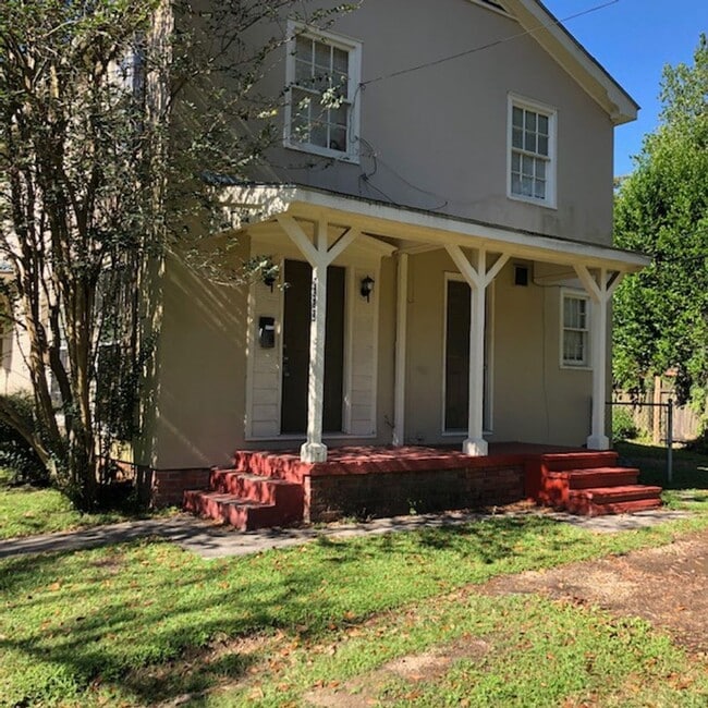 Photo - Great location in Garden District seconds from Downtown and LSU.