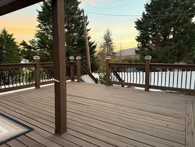 Photo - 146 E Park Dr