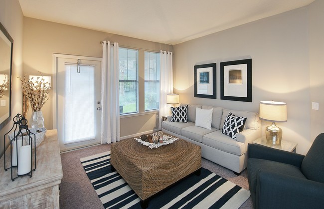 Photo - Whitepalm Apartments