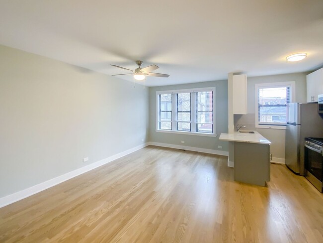 Photo - 3620 N Marshfield Ave Apartments Unit 3620-1B