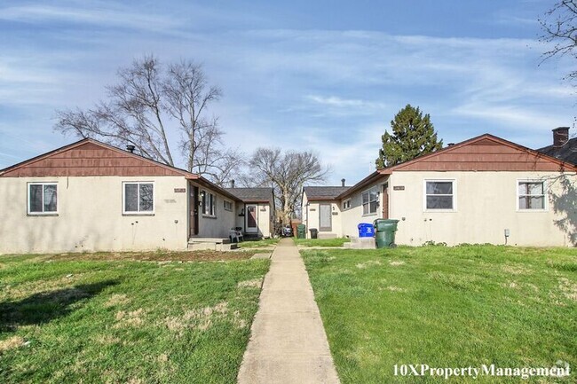 Building Photo - 2459 Hiawatha St Rental