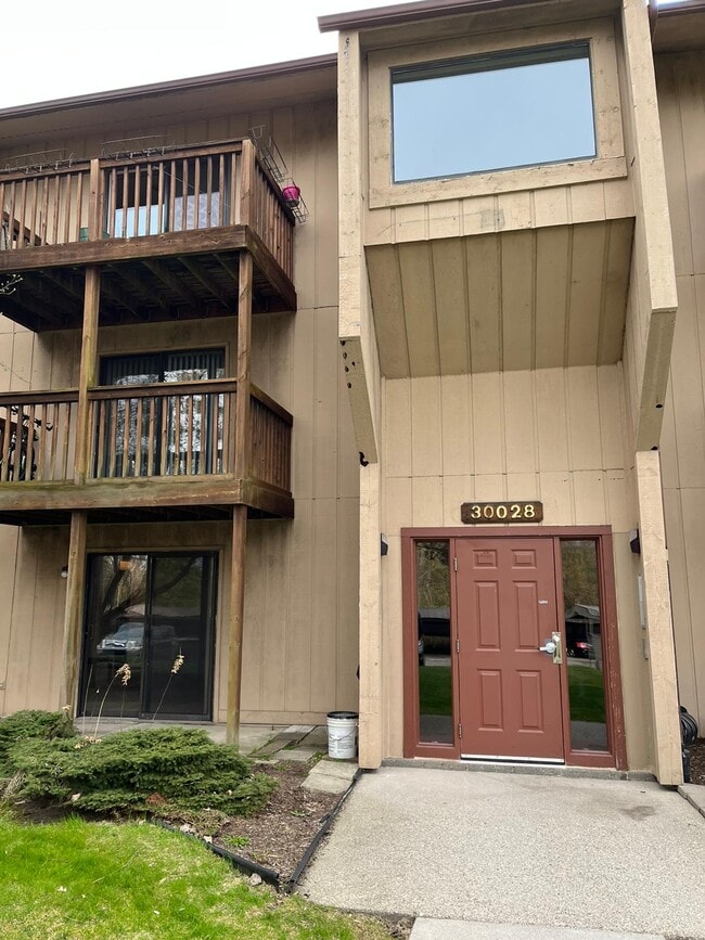 Building Photo - 30028 W 12 Mile Rd Unit 25
