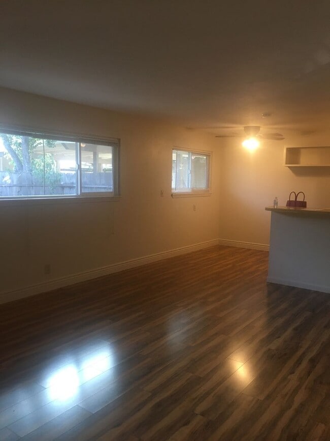Photo - 2 bed, one bath Duplex Private courtyard, ...