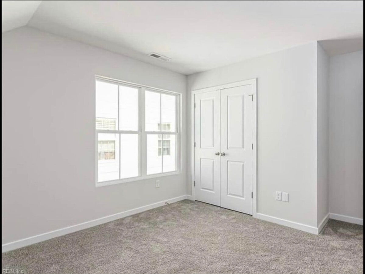 Photo - 2606 Middle Ave