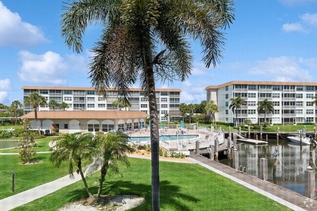 Building Photo - 911 Gardenia Dr Unit 252 Rental