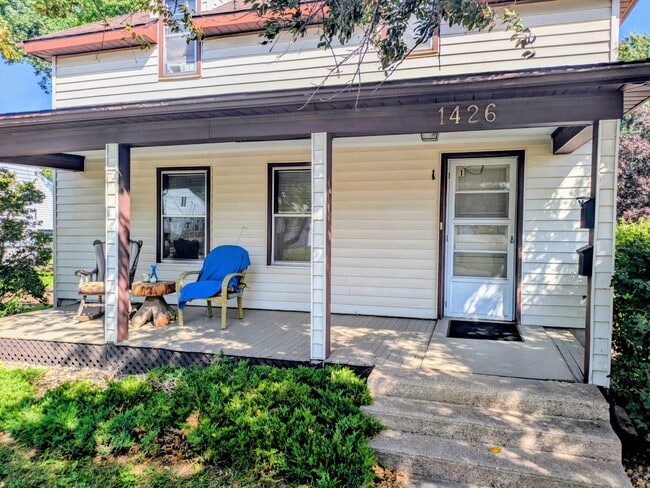 Building Photo - 1426 E 17th St Unit #2 Rental
