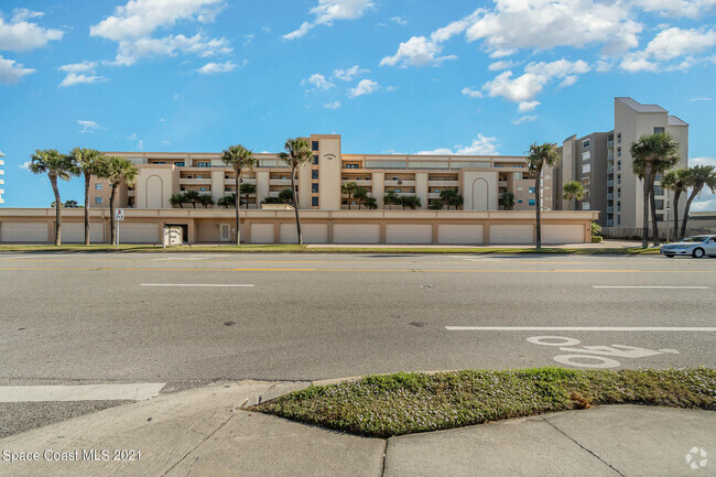 Building Photo - 995 N Hwy A1A Unit 206 Rental